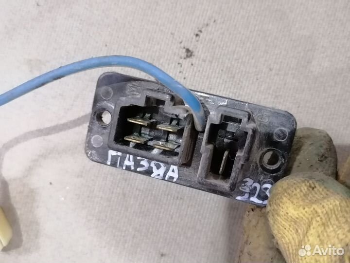 Резистор отопителя Mazda 323 BF 5E 1980-1989