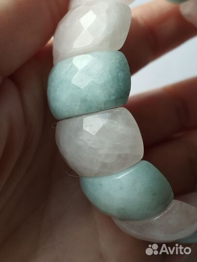 Браслет из граненого розового кварца с аквамарином