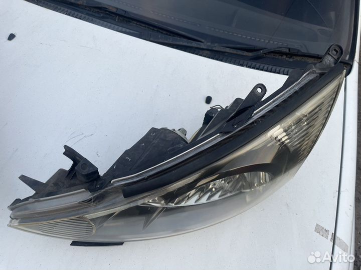 Фары ксенон Mitsubishi Grandis