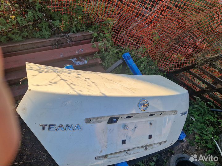 Крышка багажника Nissan Teana J31