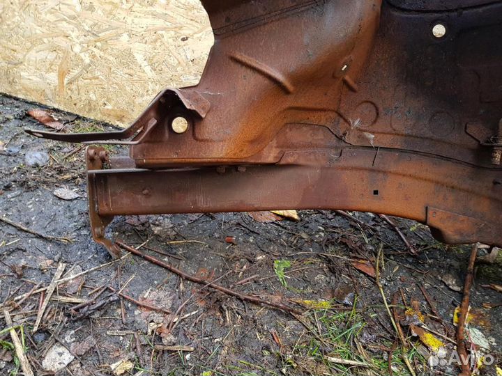 Лонжерон передний правый Skoda