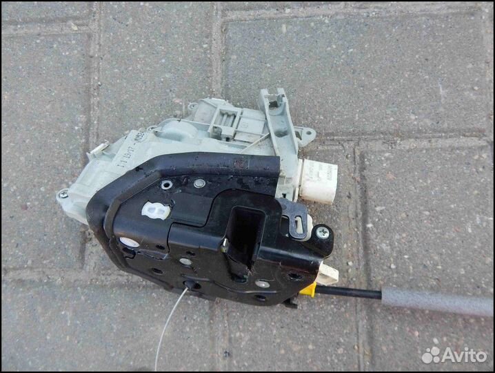 Замок двери задней левой Audi Q7 4M