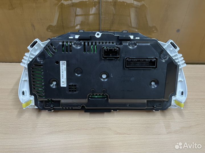 Щиток приборов Toyota RAV4 40