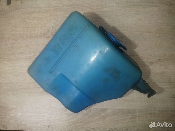 Бачок омывателя volkswagen passat b3