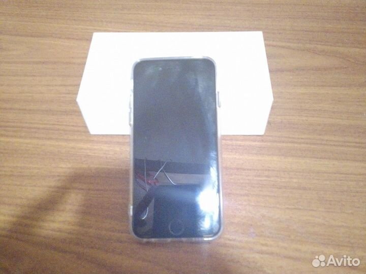Телефон iPhone 6s