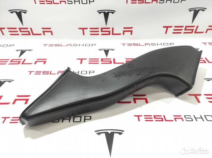 Воздуховод (дефлектор) радиатора Tesla Model X