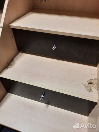 Детская кровать чердак со столом и шкафом бу