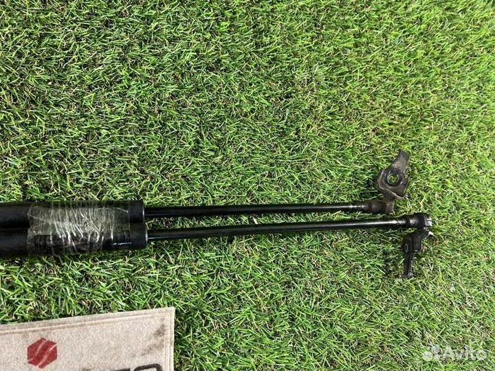 Амортизатор капота Toyota Mark X GRX120 4grfse