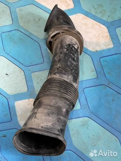 Патрубок воздушного фильтра 7L6129752B