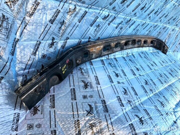 Кронштейн бампера передний Toyota Lc 200 2008-2011