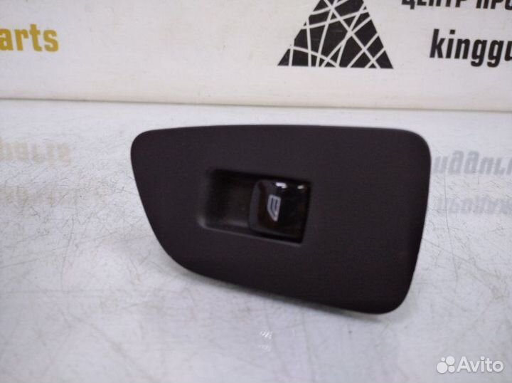Кнопка стеклоподъемника задняя правая Volvo S90 2