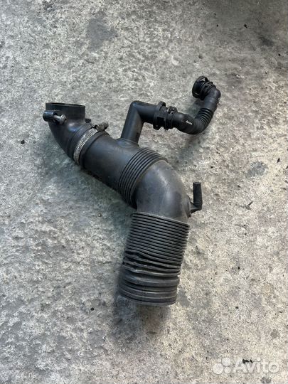 Патрубок воздушный Skoda Rapid Fabia VW Polo