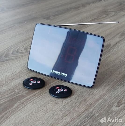 Табло вызова официанта-калянщика и кнопка вызова