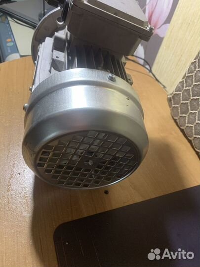 Трёхфазный асинхронный двигатель siti