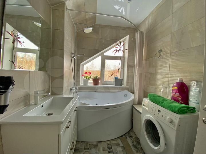 Дом 178 м² на участке 6 сот.