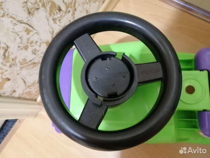 Машина каталка толокар 