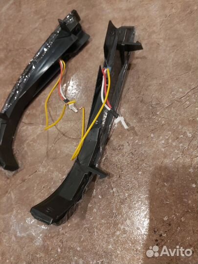 Поворотники на зеркала priora