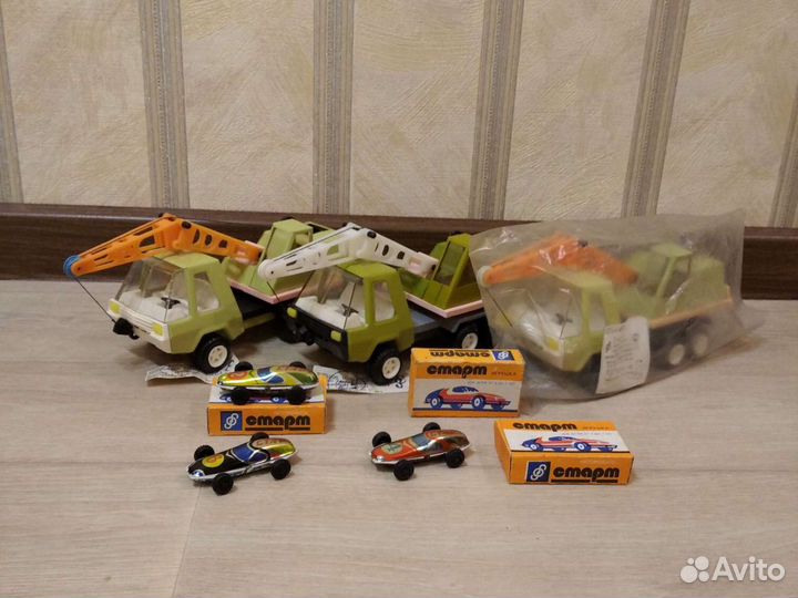 Игрушки СССР кран металлический, гонки старт