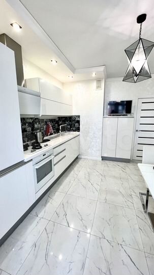 3-к. квартира, 81 м², 2/18 эт.