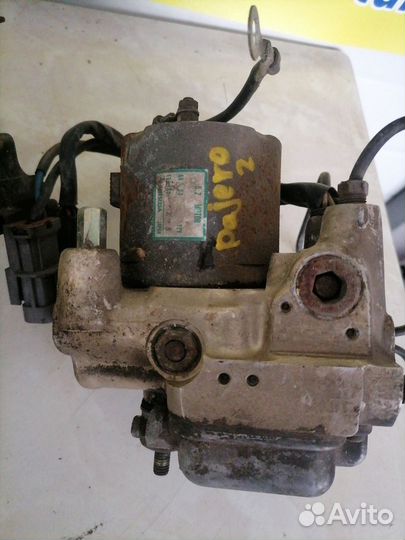 Блок управления ABS Mitsubishi Pajero