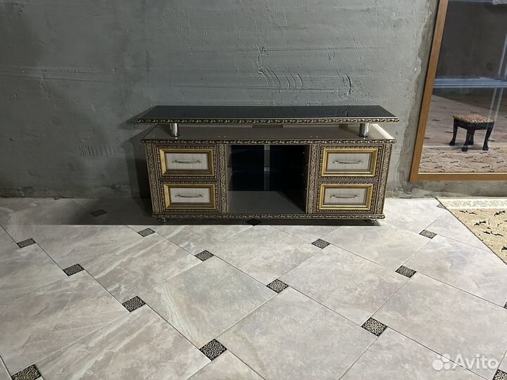 Шкаф под телевизор