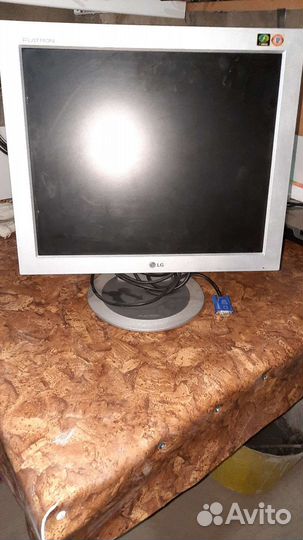 Монитор LG 19 диагональ