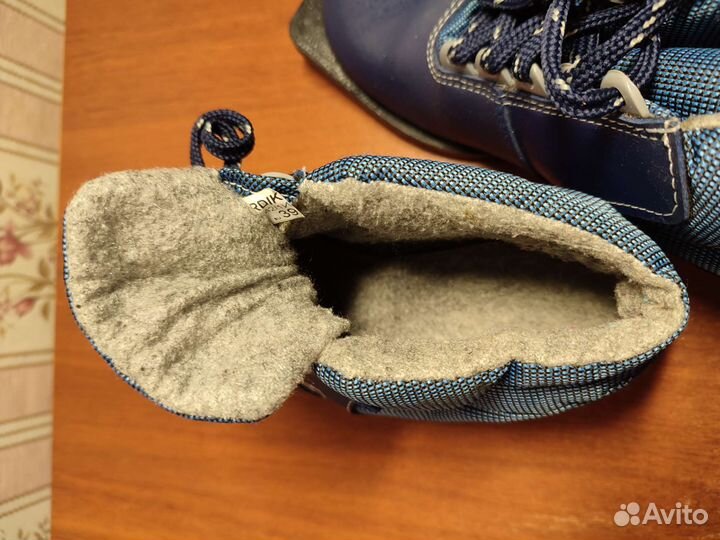 Лыжные ботинки, коньки