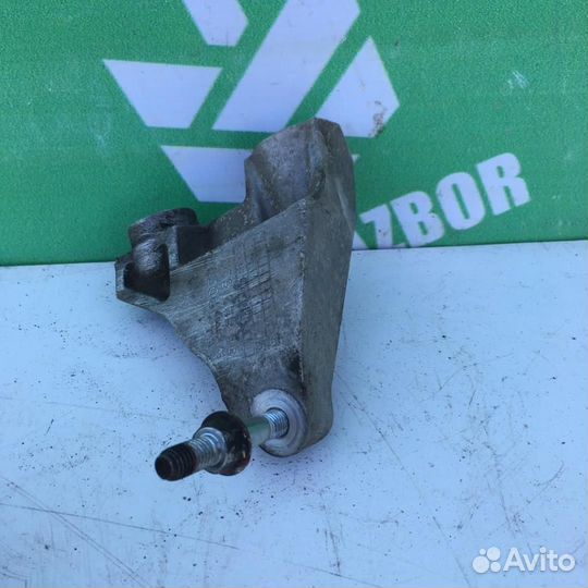 Кронштейн генератора Шевроле Лачетти