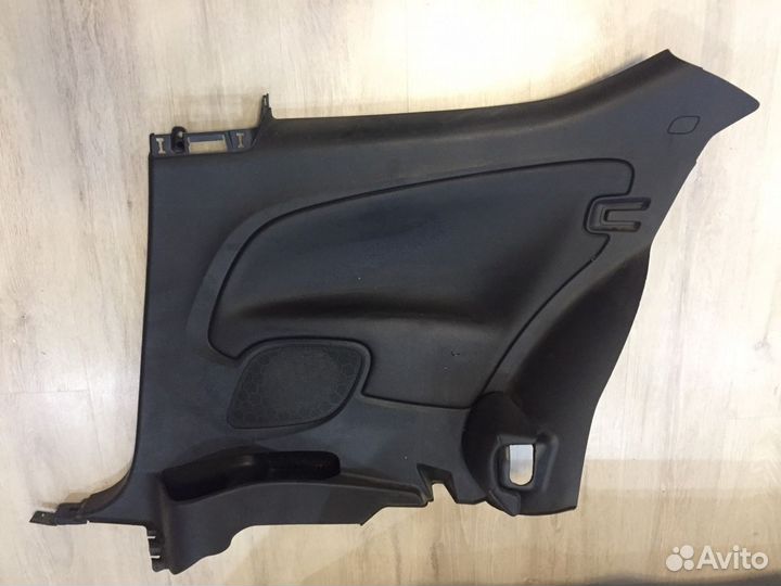 Обшивка салона правая Opel Astra J GTC 3D 1.4 2012