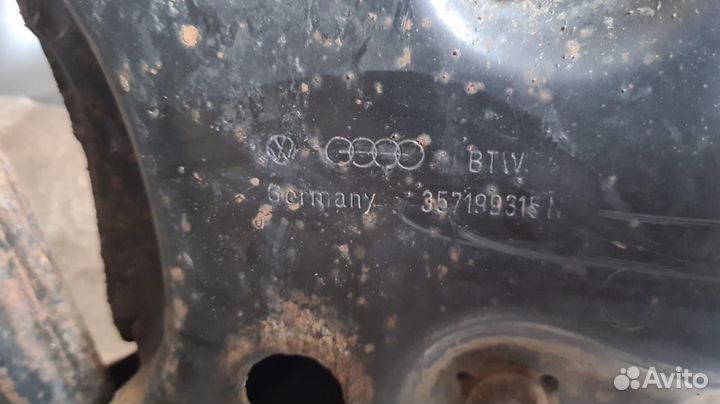 Подрамник фольксваген пассат В4,1996 год