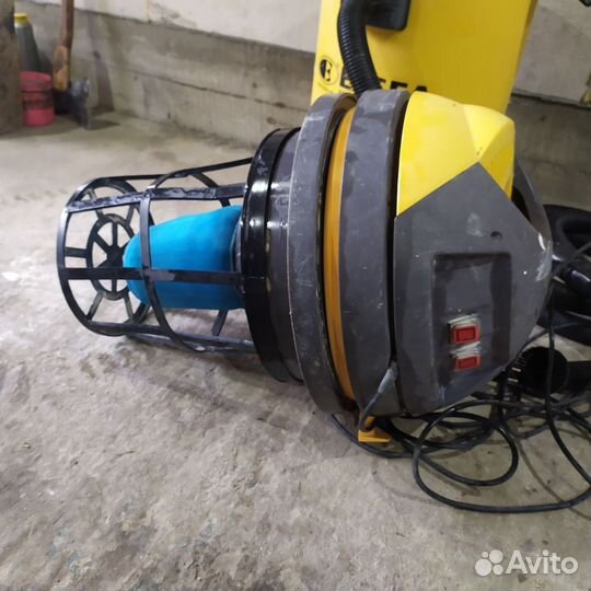 Пылесос для сухой и влажной уборки