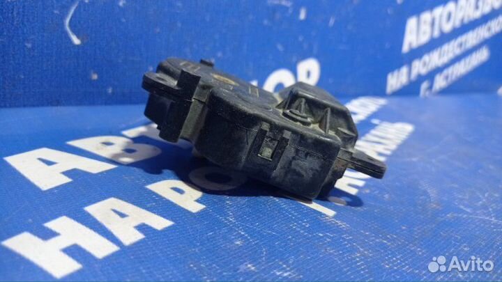 Моторчик заслонок отопителя Toyota Camry 40 седан