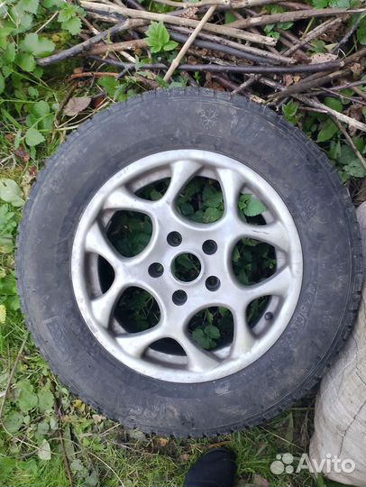 Литой диск с резиной