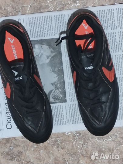 Футбольные бутсы и шиповки