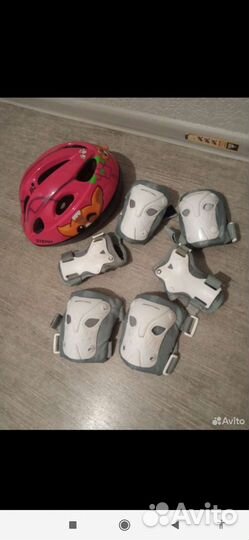 Шлем и защита на локти и колени