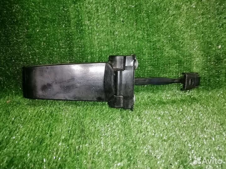 Ограничитель двери шкода октавия а7