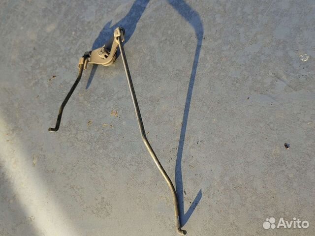 Трапеция замка багажника Mazda familia