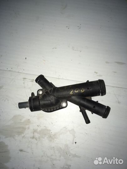 Фланец системы охлаждения 03L121131AA