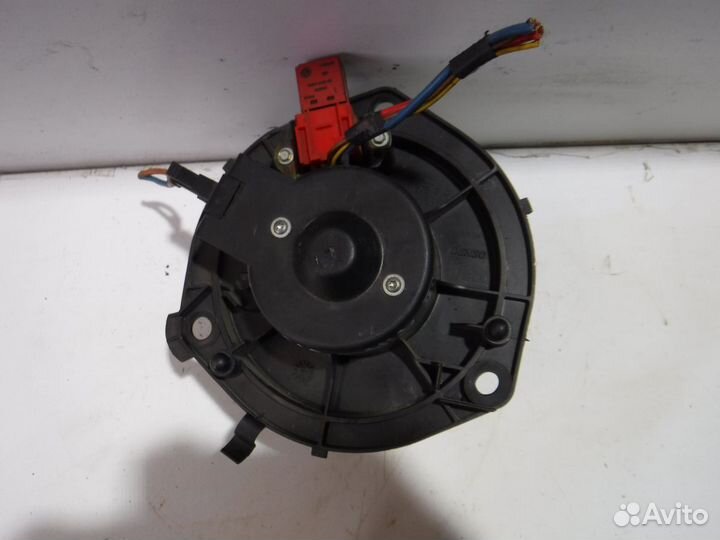 Моторчик отопителя Iveco Daily III