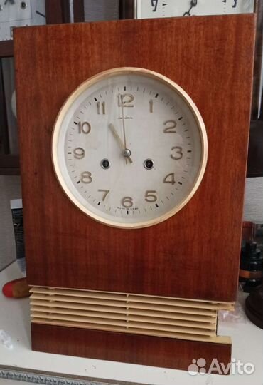 Часы настенные с боем янтарь