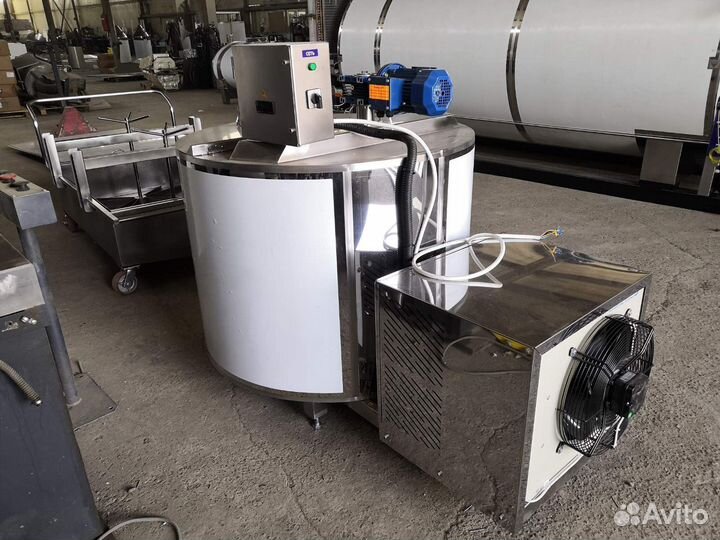 Охладитель молока 1000 литров