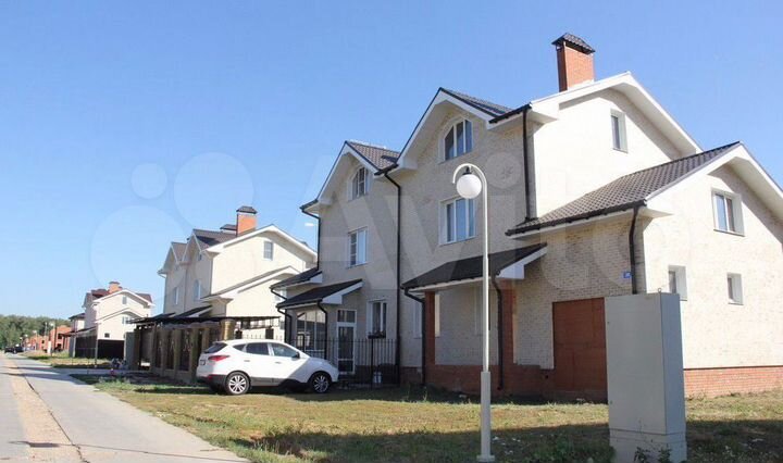 Таунхаус 260 м² на участке 5,5 сот.