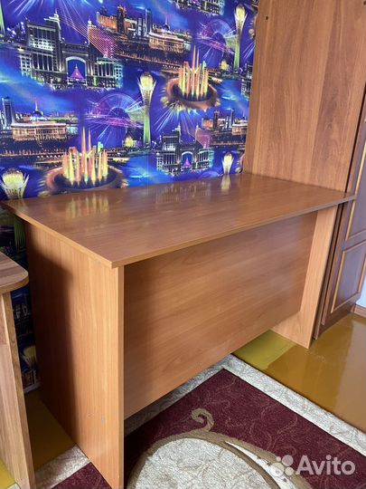 Письменный стол