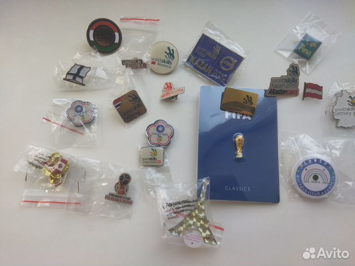 Значки современные