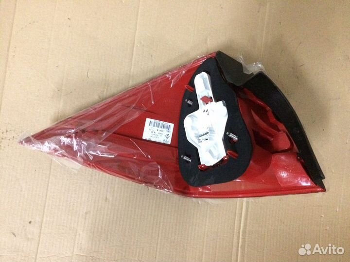 Фонарь правый Renault Megane 2 седан новый оригин