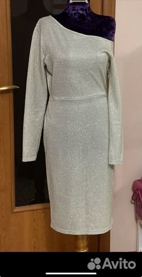 Новое платье на праздник 42-44