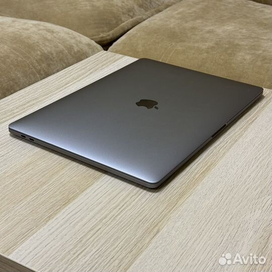 MacBook Pro 15 2019 i9/32/512