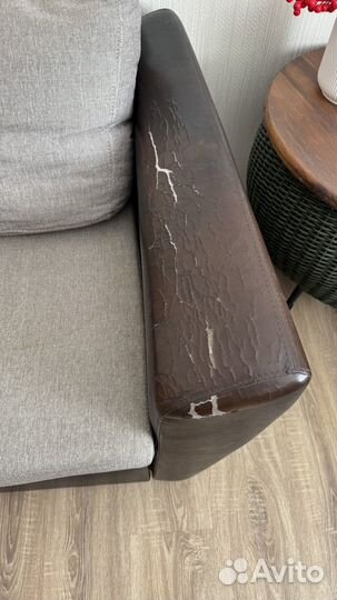 Кресло б/у с ящиком для хранения