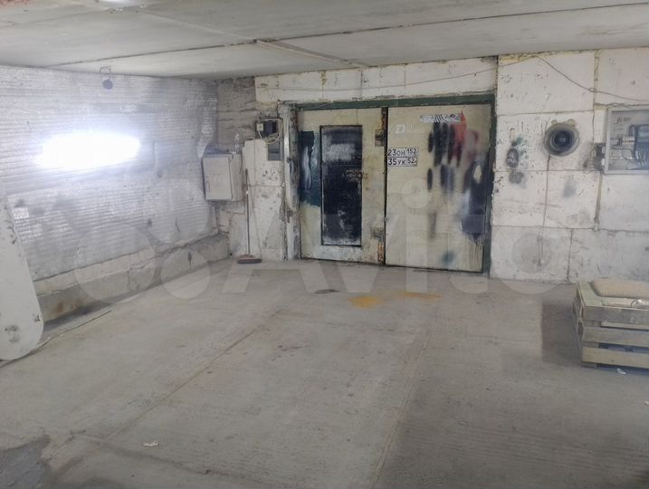 Гараж, > 30 м²