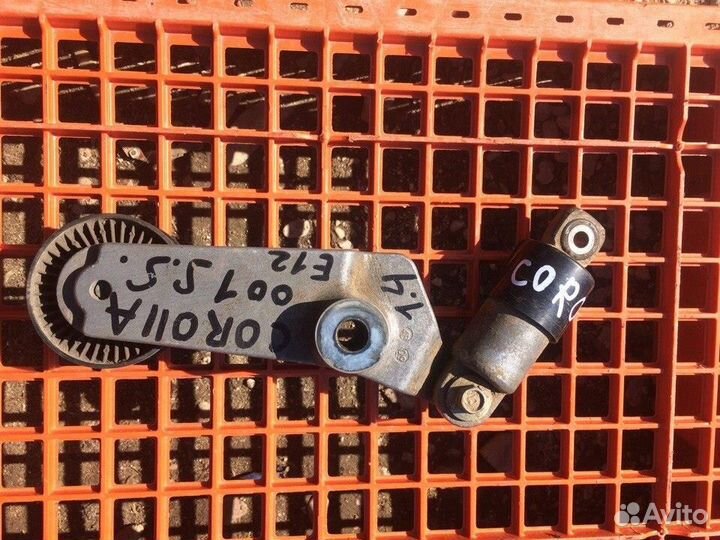 Натяжитель ремня Тойота Королла Е120